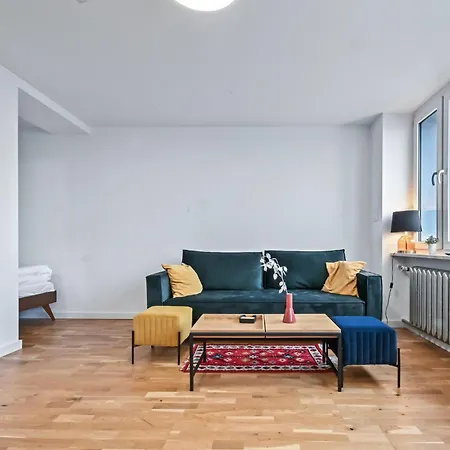 Rentplanet - Komorska Apartment Warsaw